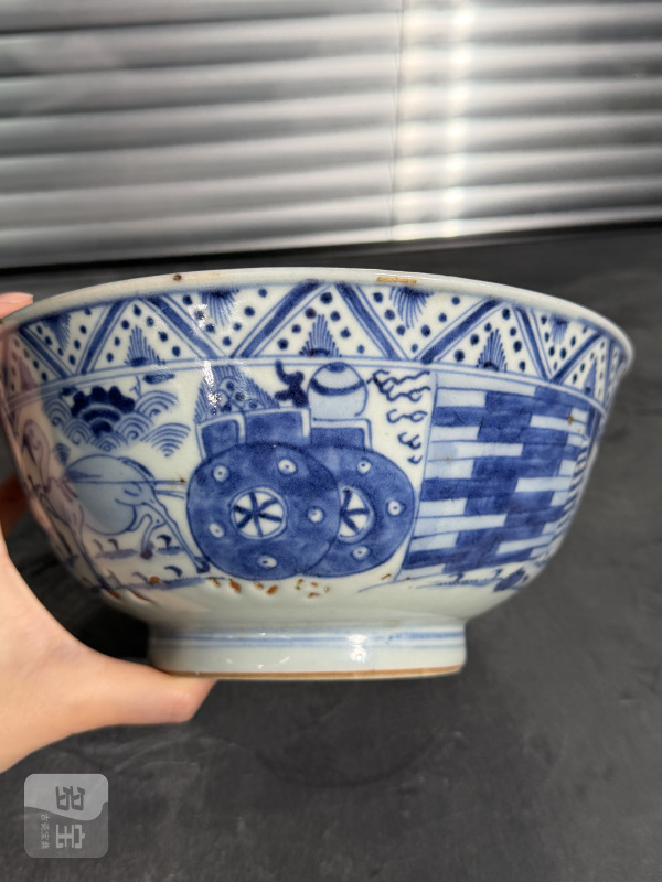 清雍正青花外八蛮进宝内龙纹大碗 - 图8